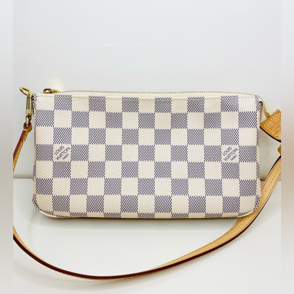 ❌Sold❌ Authentic Louis Vuitton Pochette Accessoires DA